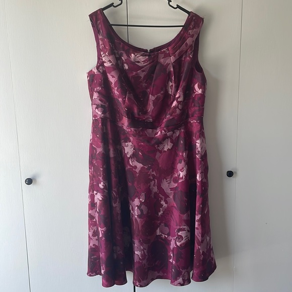 David’s Bridal Size 20 Beautiful Midi Length Dress - Picture 1 of 10